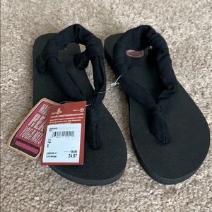 Brand new! SANUK sandals
